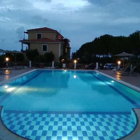 Vitoratos Apartment *